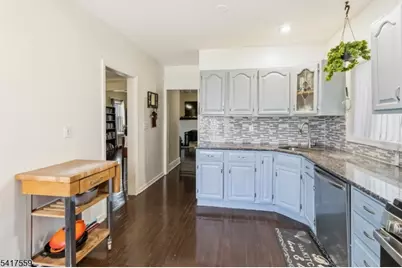 401 Woodland Ave, Roselle Park, NJ 07204 - Photo 12