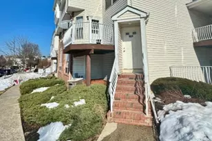 778 Harbortown Blvd, Perth Amboy, NJ 08861 - Photo 1