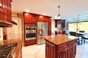 592 Cabot Hill Rd, Bridgewater, NJ 08807 - Photo 14