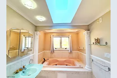 592 Cabot Hill Rd, Bridgewater, NJ 08807 - Photo 24