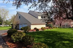 592 Cabot Hill Rd, Bridgewater, NJ 08807 - Photo 2
