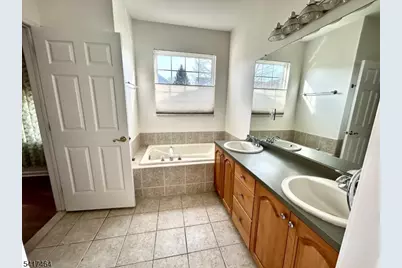 41 Victoria Dr, White Township, NJ 07823 - Photo 10