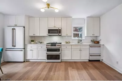 27 Hartshorn Ter, West Orange Township, NJ 07052 - Photo 14