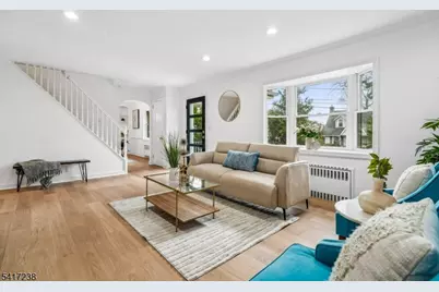 27 Hartshorn Ter, West Orange Township, NJ 07052 - Photo 2