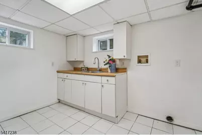 27 Hartshorn Ter, West Orange Township, NJ 07052 - Photo 42