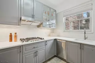 10 Crestmont Rd, Montclair Twp., NJ 07042 - Photo 4