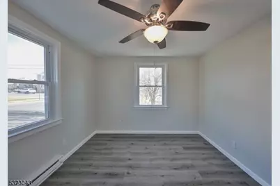 427 E Central Ave, Alpha, NJ 08865 - Photo 8