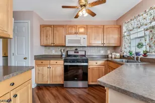 216 Bald Eagle Dr, Lopatcong Township, NJ 08886 - Photo 4