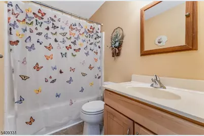 216 Bald Eagle Dr, Lopatcong Township, NJ 08886 - Photo 18