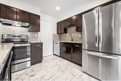 81 Stanwick Ct, Franklin Township, NJ 08873 - Photo 10