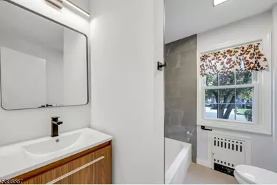 1 Crestwood Ln, Clark Township, NJ 07066 - Photo 20