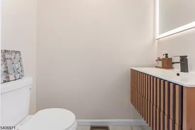 10 Old Rifle Camp Rd, Woodland Park, NJ 07424 - Photo 16