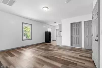 143 Valley Rd Unit #2L, Montclair, NJ 07042 - Photo 2