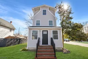 24 John St, Helmetta, NJ 08828 - Photo 2