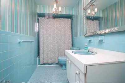 25 Devonshire Ter, West Orange Township, NJ 07052 - Photo 16