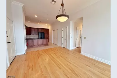 33 Forest Ave #2A, Hawthorne, NJ 07506 - Photo 2