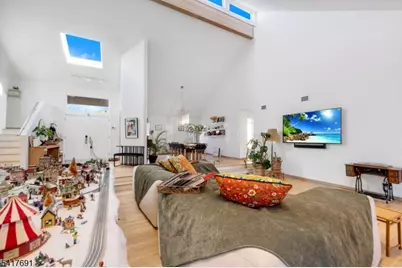 17 Brentwood Dr, North Caldwell, NJ 07006 - Photo 6