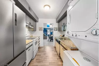 113 Tiffany Blvd, Newark, NJ 07104 - Photo 8