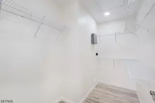 54 Burlington Ct, Hamburg, NJ 07419 - Photo 16