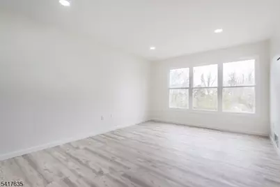 54 Burlington Ct, Hamburg, NJ 07419 - Photo 12