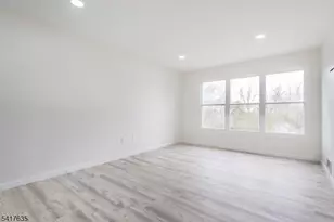 54 Burlington Ct, Hamburg, NJ 07419 - Photo 12