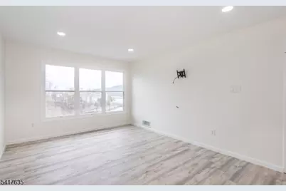 54 Burlington Ct, Hamburg, NJ 07419 - Photo 14