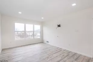 54 Burlington Ct, Hamburg, NJ 07419 - Photo 14