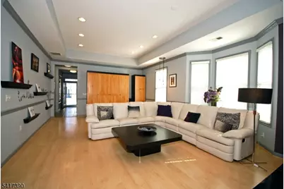 8 Quartz Way, Woodland Park, NJ 07424 - Photo 2