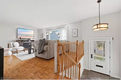 22 Elizabeth Ct, Bloomfield, NJ 07003 - Photo 2