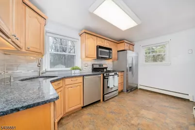 26 Greendale Ave, Pequannock Township, NJ 07444 - Photo 6