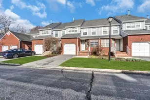 1403 Moonlight Ct, Washington Township, NJ 07840 - Photo 2