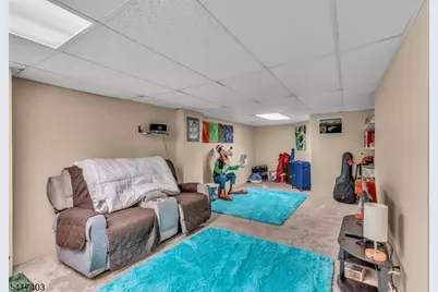 1403 Moonlight Ct, Washington Township, NJ 07840 - Photo 28