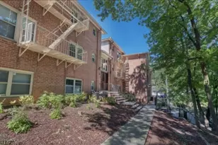 361 Claremont Ave, Montclair Twp., NJ 07042 - Photo 16