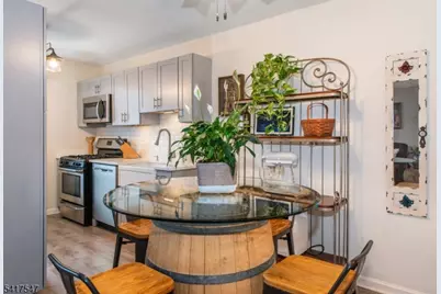 101 Gates Ave #E7, Montclair Twp., NJ 07042 - Photo 8