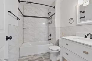 39 Boston Ct, Newark, NJ 07103 - Photo 14