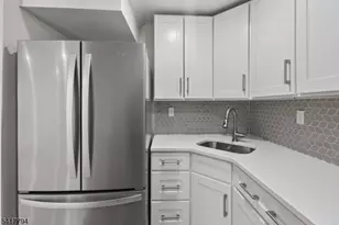 39 Boston Ct, Newark, NJ 07103 - Photo 10