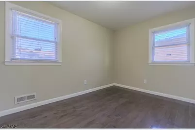 15-17 Crown St, Newark, NJ 07106 - Photo 14