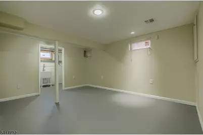 15-17 Crown St, Newark, NJ 07106 - Photo 16