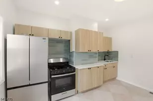 166 Maple Ave, Irvington, NJ 07111 - Photo 6