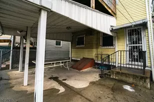 390 Lafayette St, Newark, NJ 07105 - Photo 36