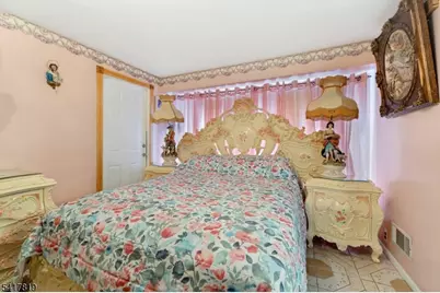 8 Monaghan Rd, Edison, NJ 08817 - Photo 10