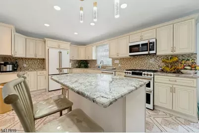 8 Monaghan Rd, Edison, NJ 08817 - Photo 16