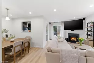 17 Edith Dr, Franklin Township, NJ 08873 - Photo 8