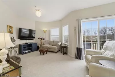 375 Rifle Camp Rd #105, Woodland Park, NJ 07424 - Photo 2