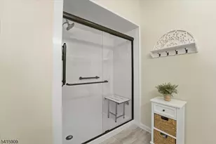 375 Rifle Camp Rd, Woodland Park, NJ 07424 - Photo 12