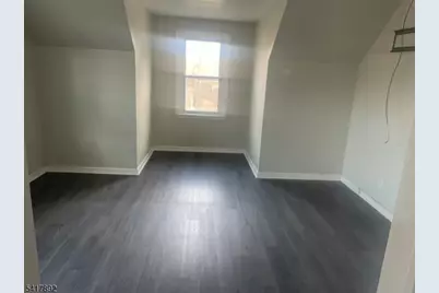 1 Coolidge Pl, Haledon, NJ 07508 - Photo 8