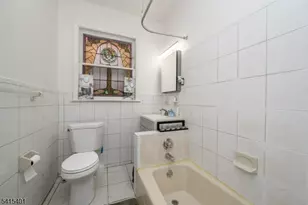 1053 Hunterdon St, Newark, NJ 07112 - Photo 10