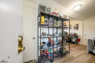 1053 Hunterdon St, Newark, NJ 07112 - Photo 32