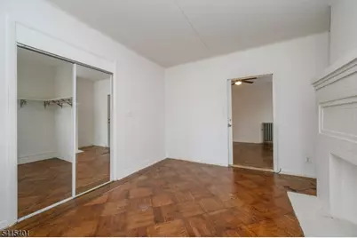 1053 Hunterdon St, Newark, NJ 07112 - Photo 20