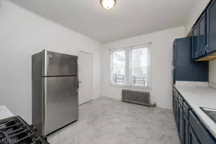 1053 Hunterdon St, Newark, NJ 07112 - Photo 30